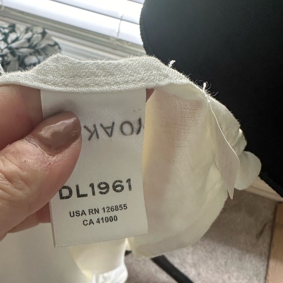 DL1961 Candace Puffed Sleeve Button Up Linen Shirt, white/cream, size large - Picture 8 of 10